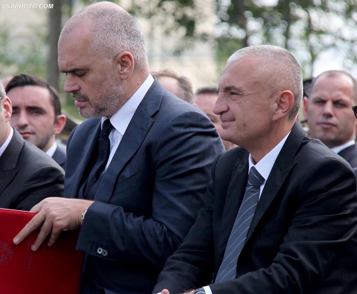 Ilir Meta pas pazarit të vjetër te “Pazari i RI”, flet për zgjedhje të lira