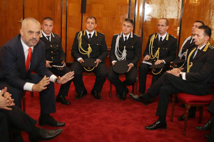 LISTA/ Kryekumbari, gangsterët dhe mercenarët që kanë monopolin e organizatës kriminale “Policia e Shtetit”