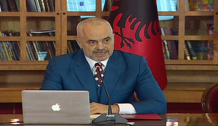 VIDEO/ Edi Rama 10 minuta leksione gazetarie