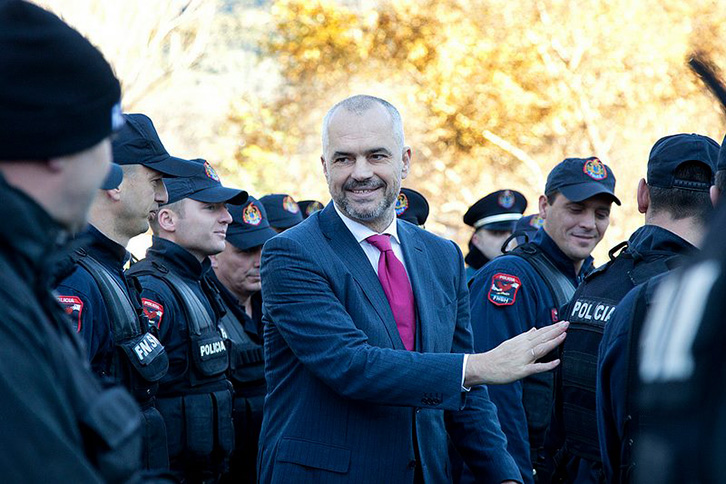 VENDIMI/ Qeveria shpërblim të diferencuar për policët, përfitojnë dy paga vetëm “të shkëlqyerit”