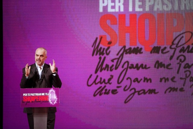 Rama, fjalim kunder tezave te Blushit:“Fishkëllima nga stoli i rezervave për qeverinë në fushë”