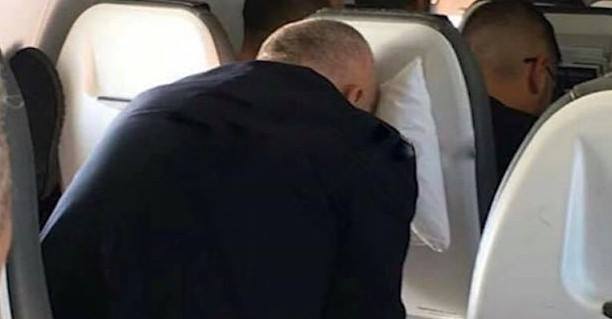 FOTO GALERI/ Edi Rama hip e zbrit nëpër avionë…, nuk ka kohë në tokë dhe fle në ajër