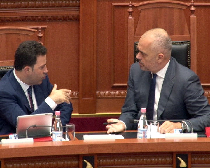 Berisha: Rama rreh përsëri në zyrën e tij Peleshin