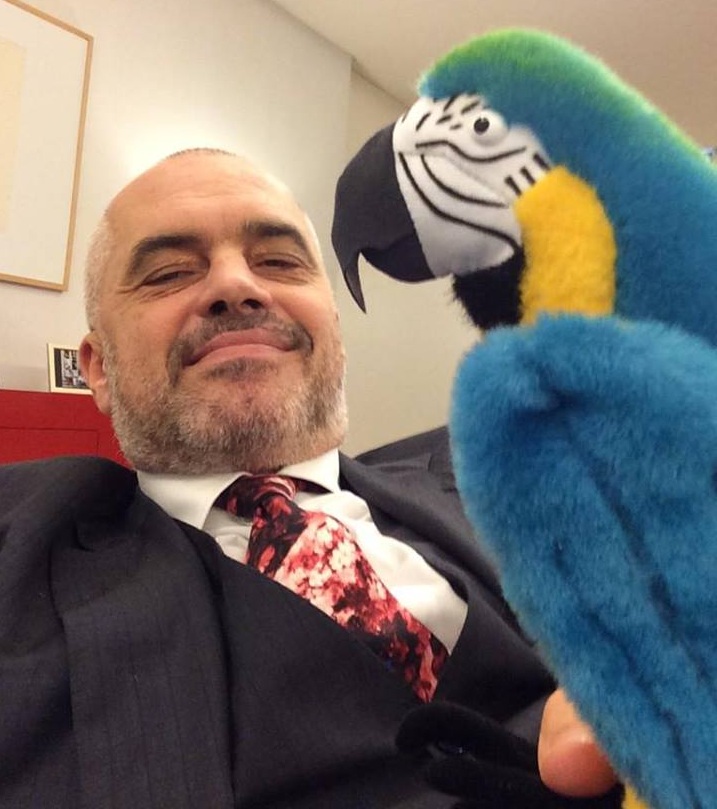 Basha: Erion Veliaj…, “tope, tope o papagalo”