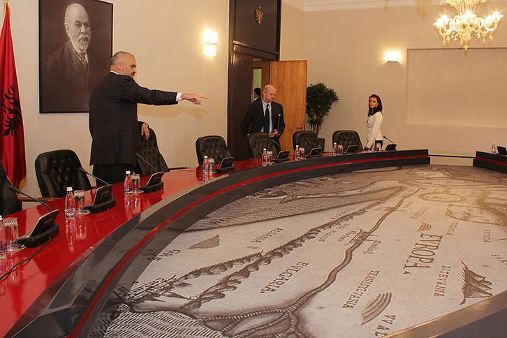 Rama mbledh gjysmë qeverinë, mbledhje vetëm me ministrat e PS