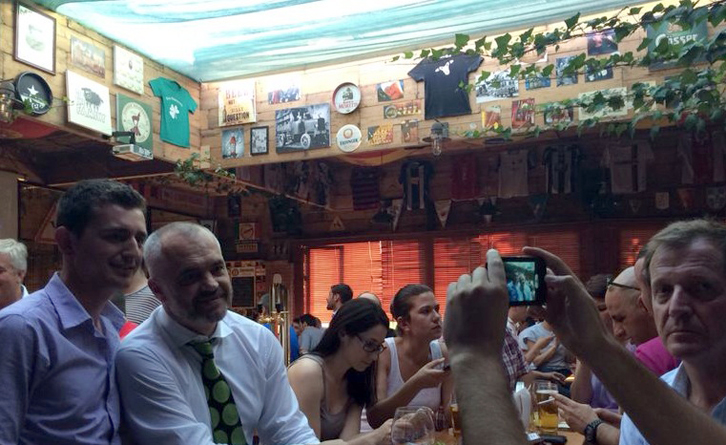 Vrasje e tritol në Tiranë, ku ndodheshin Edi Rama dhe Saimir Tahiri mbrëmë në ato momente