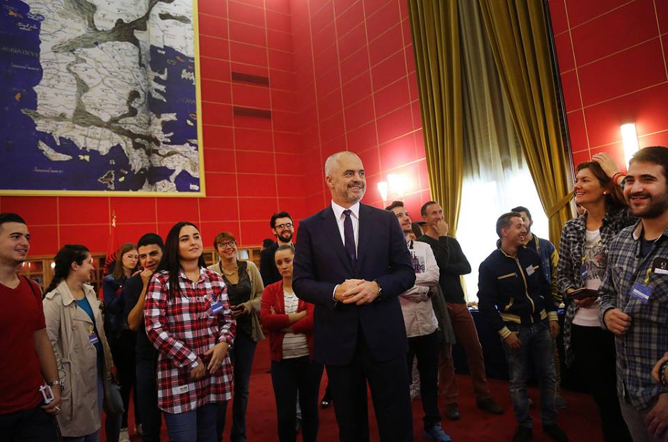 Studentët serbë: Qamë në castin kur ikëm nga Shqipëria e Edi Ramës