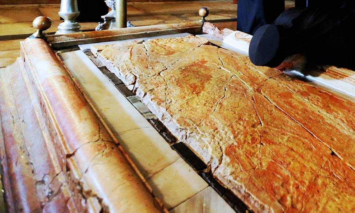 Gafa e Edi Ramës në Kartolinën e Vitit të Ri, Genc Pollo gjen profanen