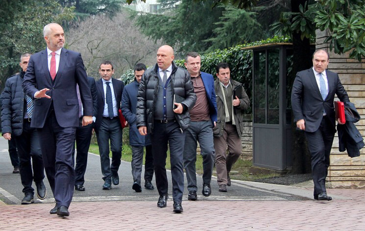 Ylli Manjani paralajmëron zhbërjen e koalicionit PS – LSI: Është i mbyllur