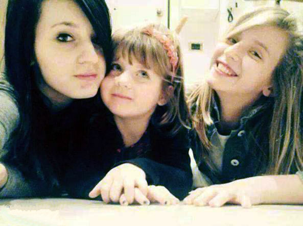 FOTO/ Itali, nëna shqiptare që vrau 3 vajzat e mitura, i shpëton burgut “dënohet” në psikiatri