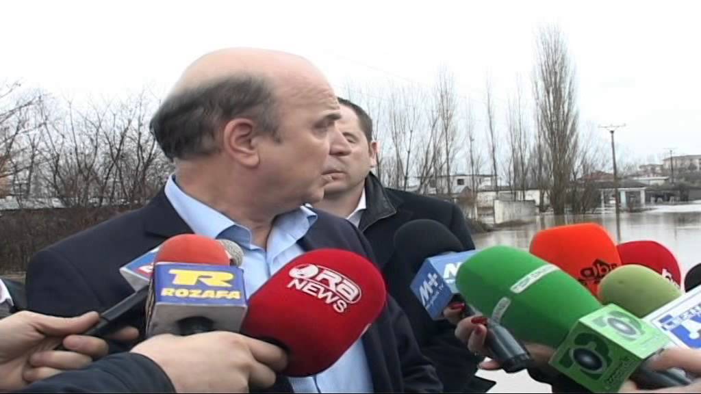 Ministri Panariti: Fajin për përmbytjet e ka OSHEE