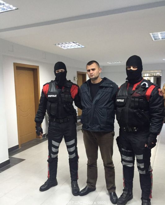 FOTO/Eduard Budini vjen në Tiranë