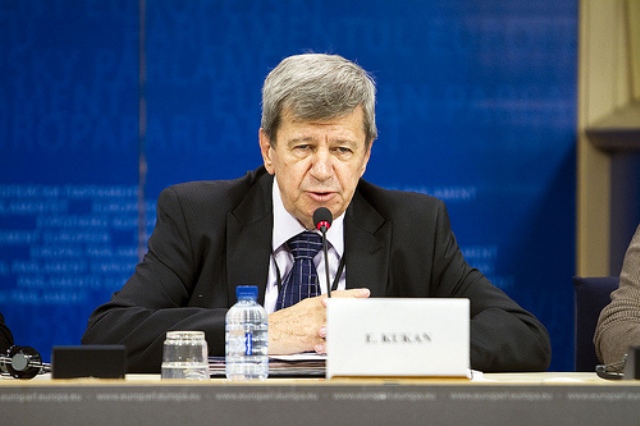 Mandati i Mark Frrokut zemëron edhe PE: Po ngadalësohet dekriminalizimi