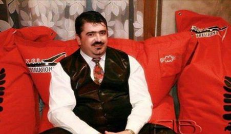 TEKSTI/Populli i këndon Eduard Ndocajt