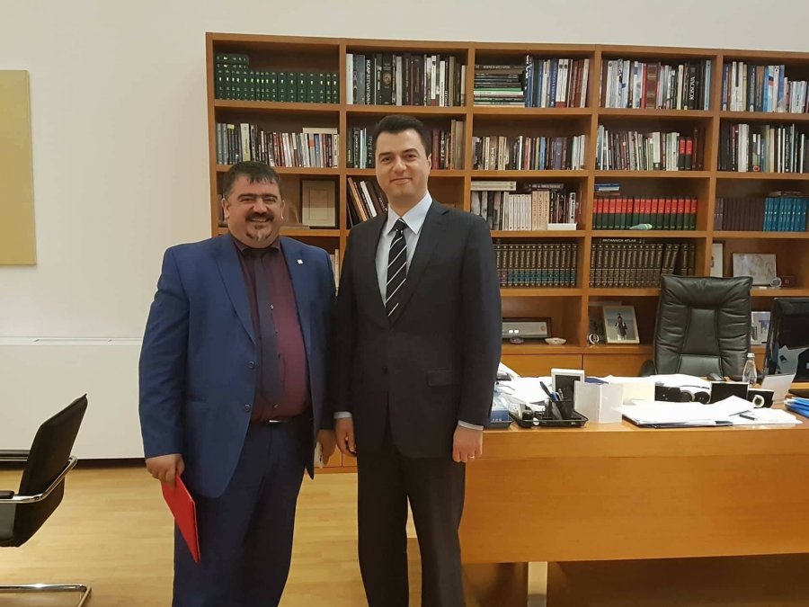 FOTO/ Çadrës së partisë demokratike i bashkohet edhe ish-deputeti i Ramës