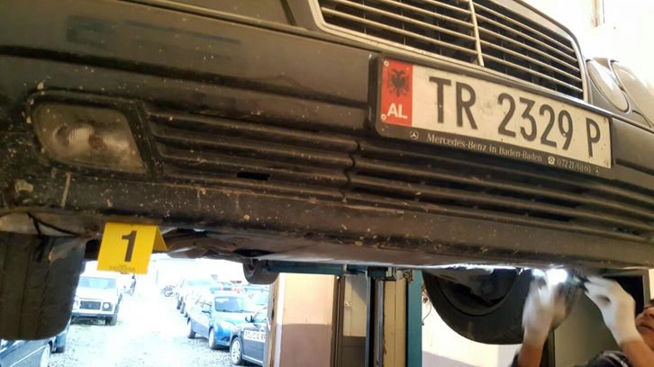 FOTO GALERI/ Elbasan, i kërkuar për trafik droge, arrestohet me 700 gramë kanabis në makinë