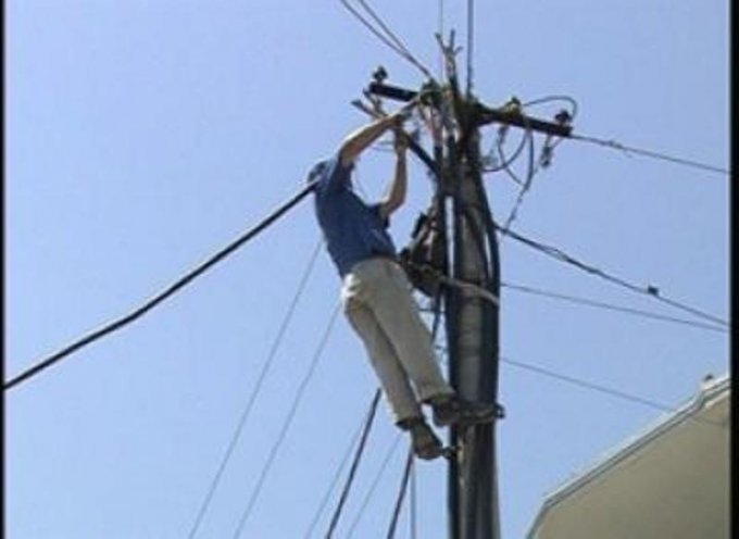 Durrës, e zë korrenti, humb jetën punonjësi i OSHEE