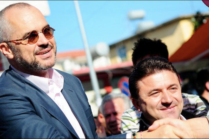 Dosja e Elvis Roshit në Prokurori, shtoi zgjedhësit me kontrata false në Kavajë