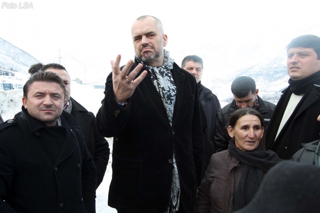 VIDEO/Deklatatat entuziaste të Edi Ramës për Elvis Rroshin