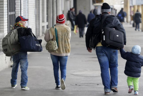 Azili drejt Gjermanisë, çdo ditë largohen nga Kukësi 10 familje