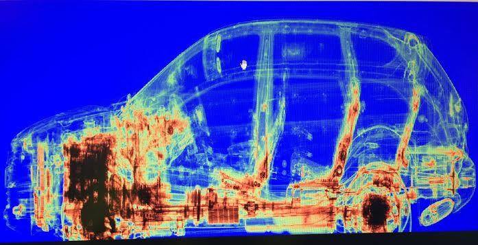 SKANDAL/ Mashtrimi për makinën e Shullazit, flitet për daljen por fshihet futja e saj në doganë