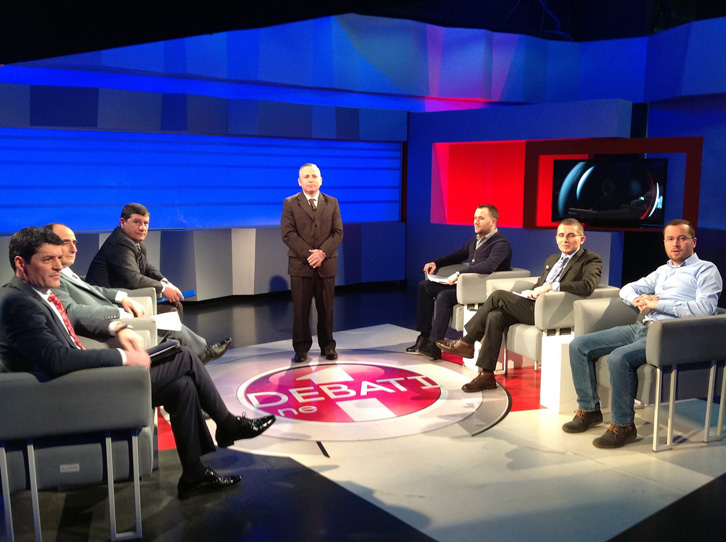 Fshehu vrasjet e  vitit 2016, gazetarët kryqëzojnë Policinë