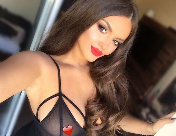 FOTO/ Zbulohet i ‘dashuri’ me ngjyrë i Encës, është një këngëtar i famshëm