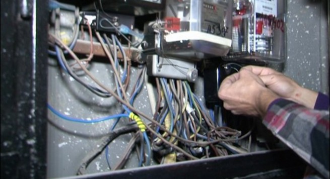 Berat, vidhte energjinë arrestohet biznesmeni, procedohen edhe 6 punonjës të OSHEE