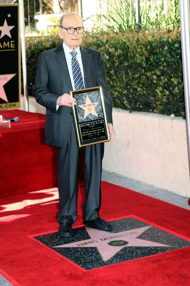 VIDEO/ Ennio Morricone nga dje me një yll në Bulevardin e Hollywood-it