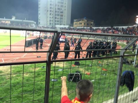 FOTO&VIDEO/ Momente dramatike në ndeshjen Partizani-Skënderbeu, plagoset rëndë një tifoze