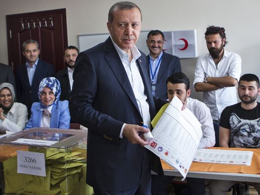 Mbyllen zgjedhjet në Turqi, Erdogan nuk fiton shumicën Presidenciale