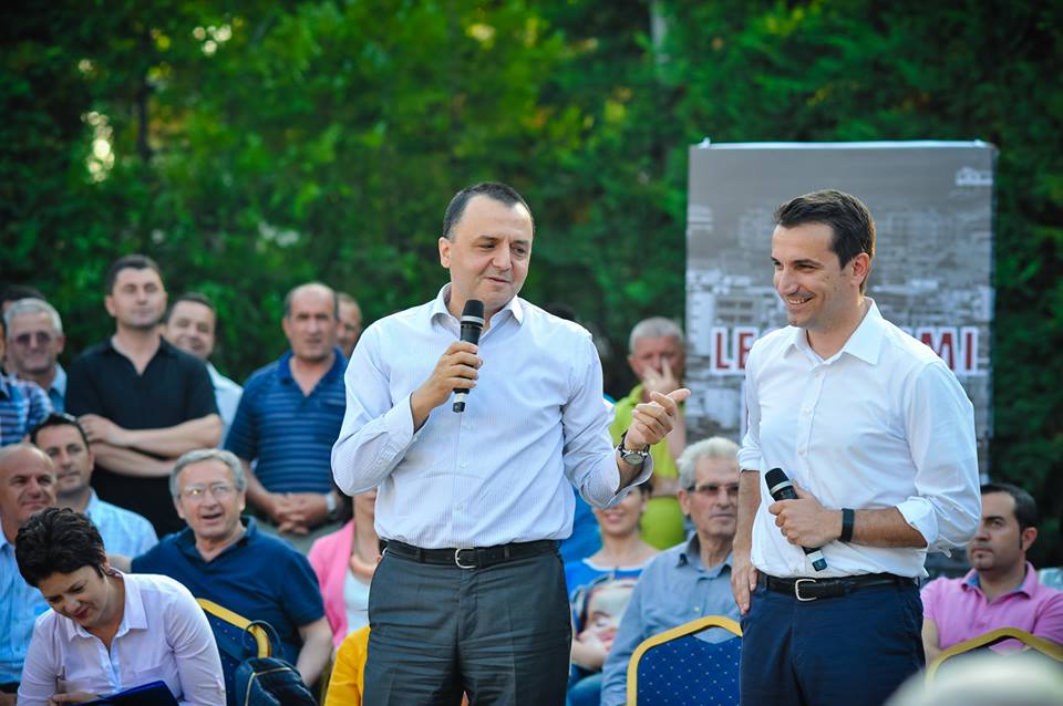 Erion Veliaj kur nuk di ç’të thotë, i jep të drejtë Lulzim Bashës