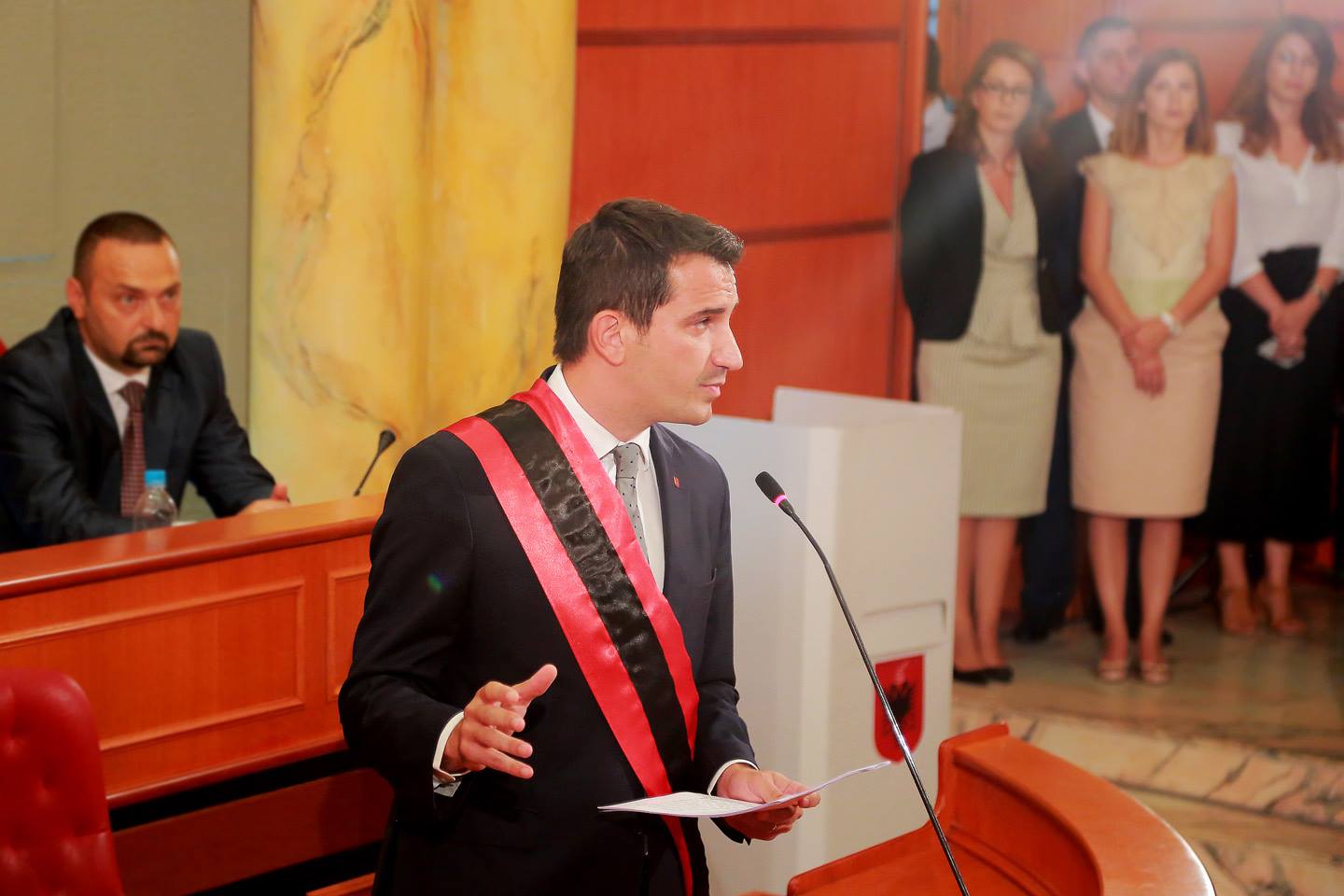 Ushtria e NATO-s nën urdhrat e Erion Veliajt, do të pastrojë zhulin e Tiranës