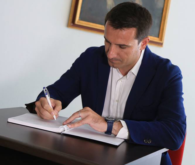 A e ka diplomën e Universitetit Erion Veliaj…?!