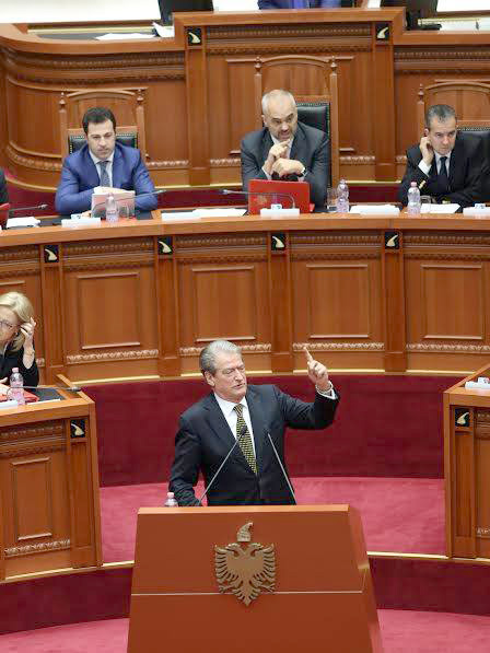 FOTO GALERI/ Berisha sulm Ramës me foto