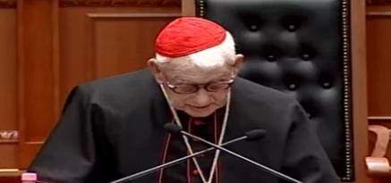 Fjalët e mençura të Dom Ernest Troshanit në parlament: Mos harroni pse jeni këtu