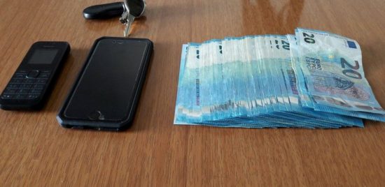 EMRI/ Arrestohet i riu në Vlorë, bleu karburant me euro false