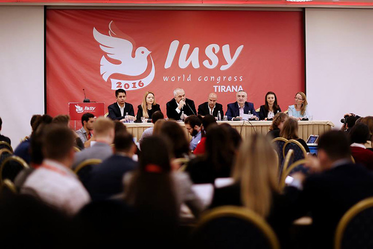 Eurosocialistët pinë gjithë natën, shkojnë me vonesë në takimin me Ramën e Metën