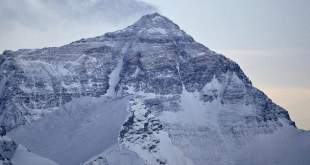 BIE LEGJENDA/ Everesti nuk është mali më i lartë në botë