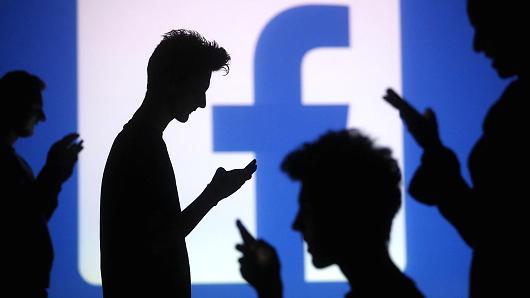 Facebook/Qeveria shqiptare përgjoi 15 llogari në Facebook