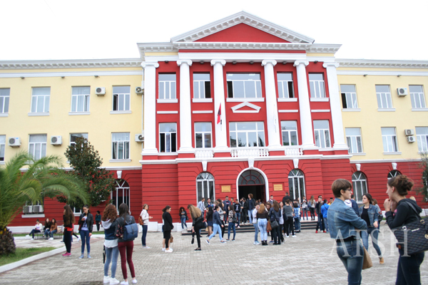 Zgjedhjet në Universitetin e Tiranës, pjesëmarrja në votime 98%