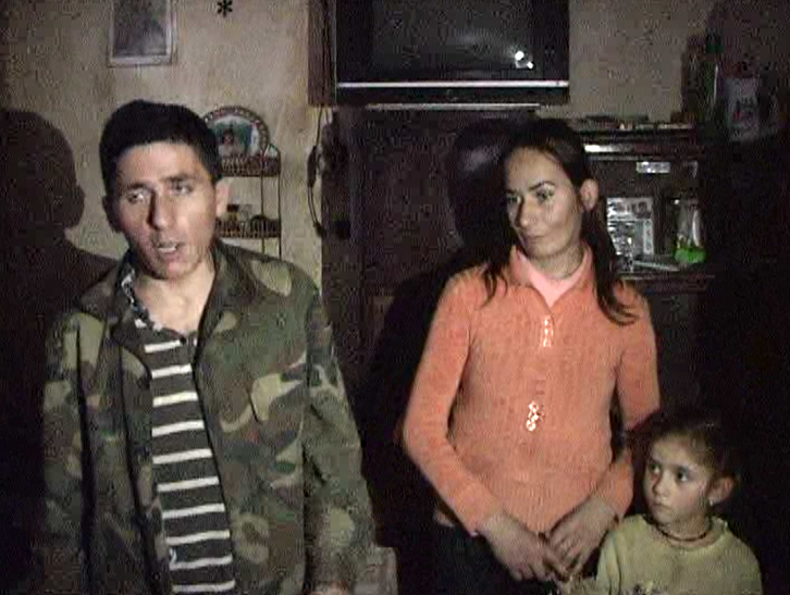 FOTO & VIDEO/ Mjerimi dhe mungesa e energjisë elektrike në një familje invalidësh në Mirditë