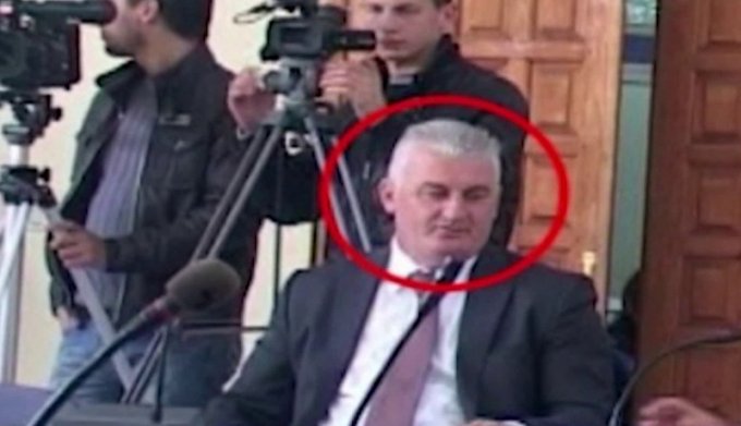 SUPERSEKUESTRIMI/ Miliona metra ndërtim, ara dhe troje konfiskohen në Fier