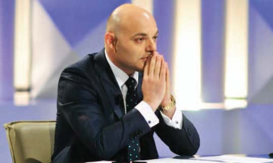 I mbyllën faqen me mijëra fansa, ja si reagon Blendi Fevziu