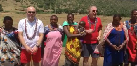 VIDEO LAJM/ Blendi Fevziu kërcen me vendasit në Kenia të Afrikës