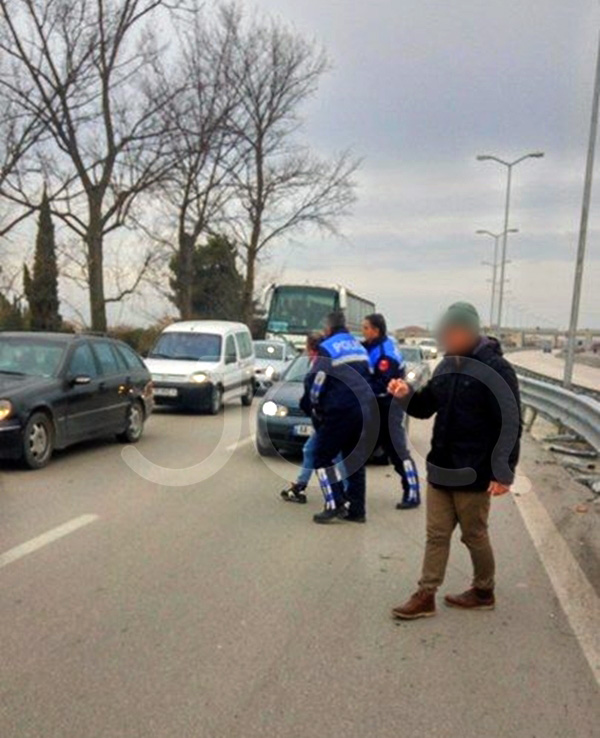 EMRI & DETAJE/ Kavajë, arrestohet vlonjate “kamikaz” që përplasi furgonin me trafikandërësen