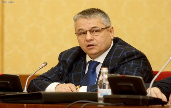 Qeveria jep fond për kurimin e deputetit Fino