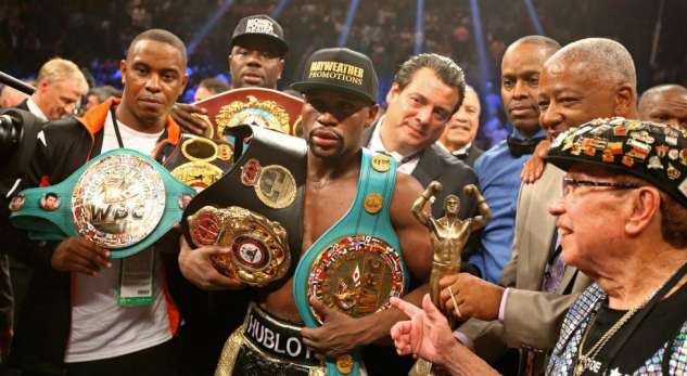 FOTO GALERI/ Floyd Mayweather mbetet “mbret” i pamposhtur, fiton duelin e shekullit me Manny Pacquiaos
