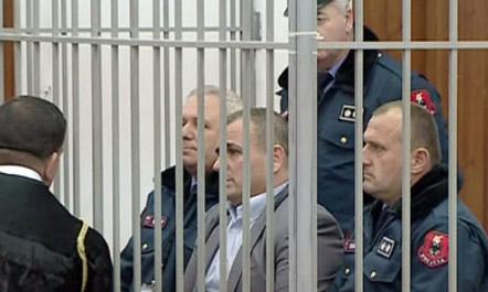 Krimi i dyfishtë në Selitë, biznesmeni i dyshuari zhvishet nga akuza e vrasjes