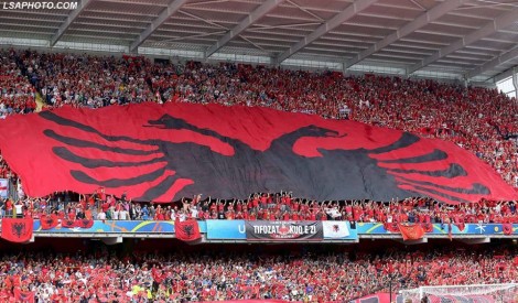 Marseja do shohë sot flamurin gjigand shqiptar, 11.000 m2